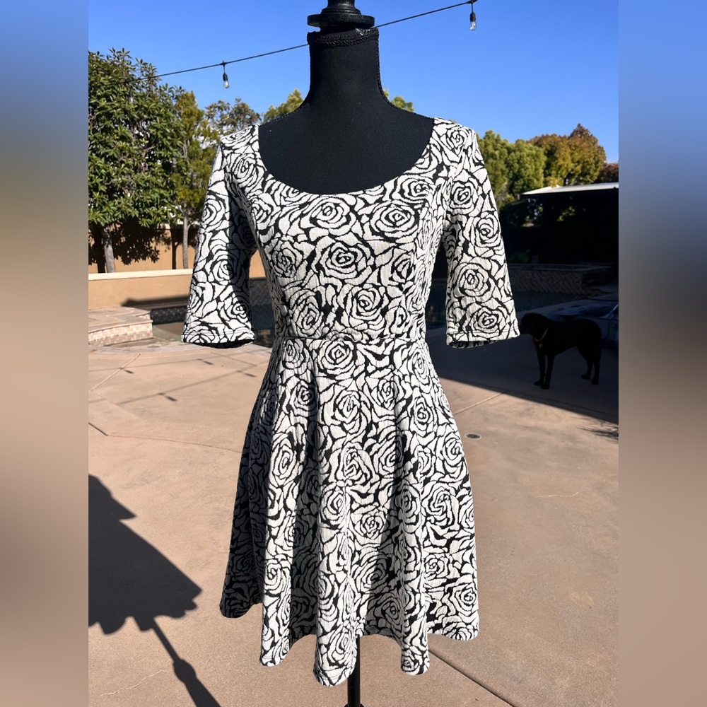 Candies Elegant Black and White Floral Dress  small